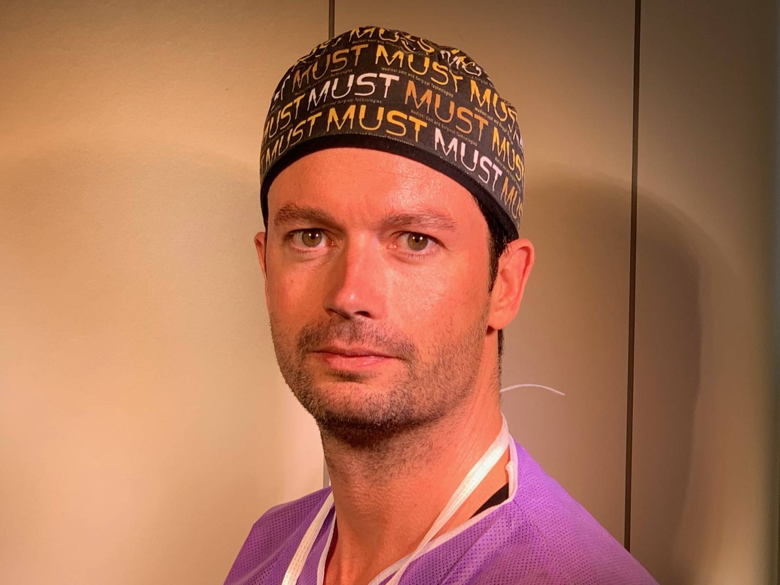 Incontinence urinaire chez la femme et obésité sévère: analyse du Dr Antoine Soprani Chirurgien Digestif et du Pr Deval